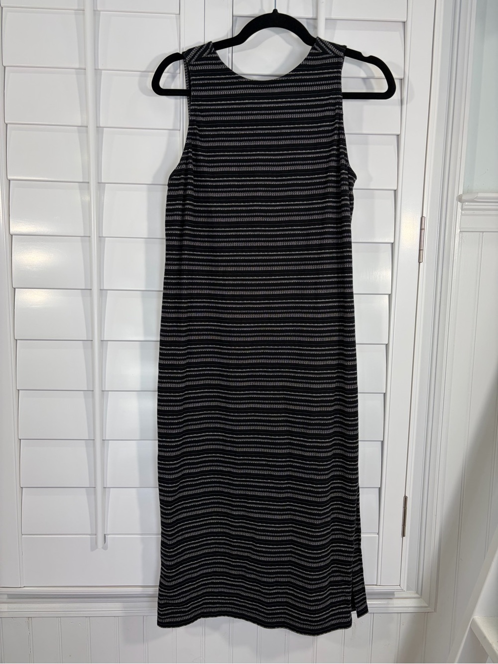 LOFT Striped B&W Sleeveless Midi Dress (MP)